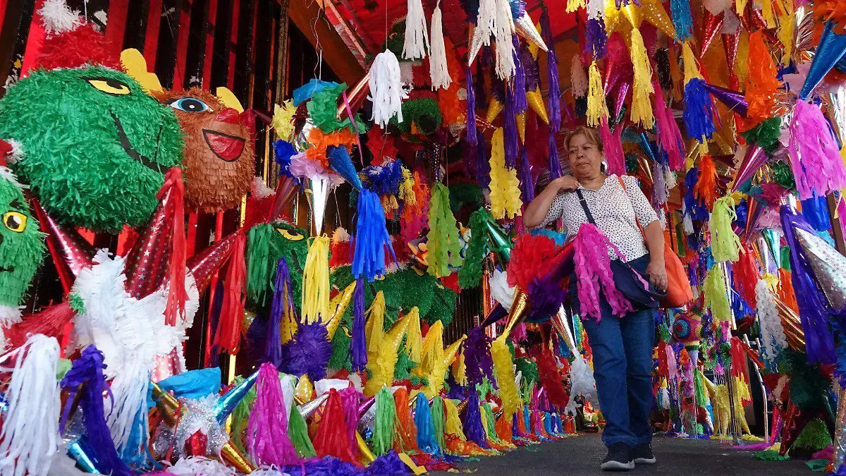 909550_Venta piñatas y fruta Mercado Jamaica-6_impreso